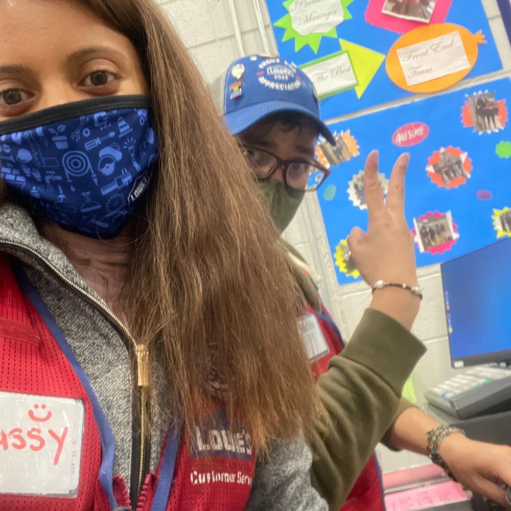 Meet your Posher, Casandra